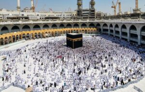 زائران حج دلار دولتی میگیرند زائران حج دلار دولتی میگیرند