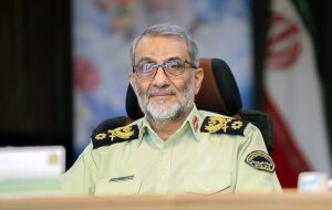 زائران در چند ثانیه از مرز ایران و عراق بدون توقف تردد میکنند زائران در چند ثانیه از مرز ایران و عراق بدون توقف تردد میکنند