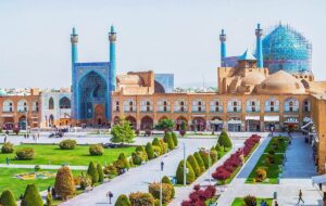 سفر با اتوبوس به اصفهان چقدر خرج دارد؟ + جدول قیمت سفر با اتوبوس به اصفهان چقدر خرج دارد؟ + جدول قیمت