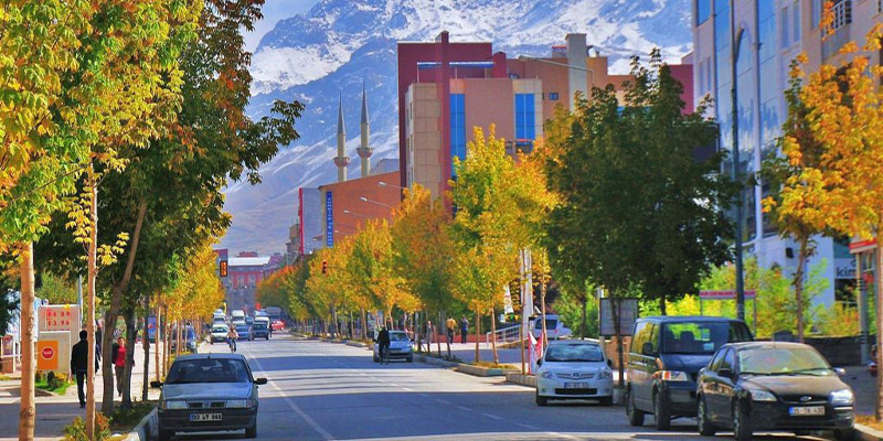 سفر زمینی به وان در پاییز سفر زمینی به وان در پاییز