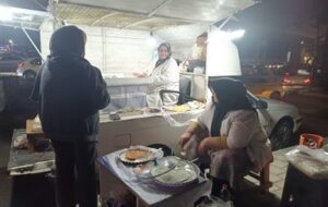 سه خواهر زیر سقف آسمان گیلان؛ روایت زنانی که نان زندگی را با دستان خود میپزند سه خواهر زیر سقف آسمان گیلان؛ روایت زنانی که نان زندگی را با دستان خود میپزند