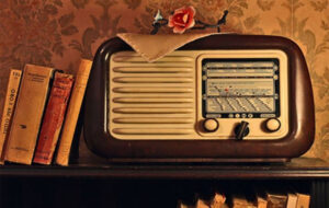 شنیدن نغمه یلدایی روی موج رادیو شنیدن نغمه یلدایی روی موج رادیو