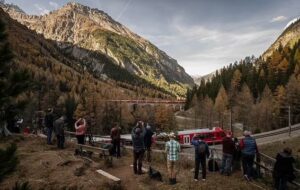 طولانی ترین قطار مسافربری جهان راه افتاد + عکس طولانی ترین قطار مسافربری جهان راه افتاد + عکس