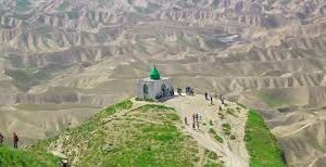 عجیب ترین قبرستان کشور / آرامگاه خالد نبی اینجا قرار دارد عجیب ترین قبرستان کشور / آرامگاه خالد نبی اینجا قرار دارد