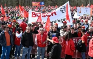 غول قطعه سازی 13 هزار نفر را بیکار کرد غول قطعه سازی 13 هزار نفر را بیکار کرد