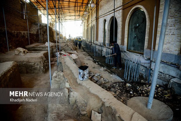 فاجعه در اصفهان/ تخریب شبانه آثار تاریخی با بولدزر فاجعه در اصفهان/ تخریب شبانه آثار تاریخی با بولدزر
