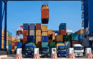 فرود عسگری: اخذ عوارض پیش از کنترل گمرکی تخلف است فرود عسگری: اخذ عوارض پیش از کنترل گمرکی تخلف است