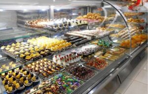 فروش شیرینی در آستانه شب یلدا نصف شد فروش شیرینی در آستانه شب یلدا نصف شد