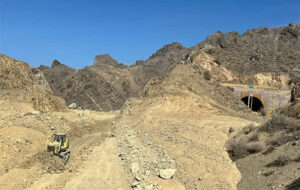 فعالیت همزمان در تونلها، ترانشهها و پلهای طاقی/ جدیدترین وضعیت محور جیرفت–بم فعالیت همزمان در تونلها، ترانشهها و پلهای طاقی/ جدیدترین وضعیت محور جیرفت–بم