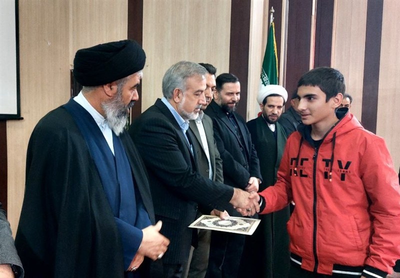 قلمفرسایی در حریم خورشید؛ روایت دلدادگی در اختتامیه جشنواره داستان کوتاه امام رضایی بهارستان اخبار بهارستان , امام رضا (ع) , جشنواره های ادبی , شهدای جنگ 12 روزه , وزارت فرهنگ و ارشاد ,