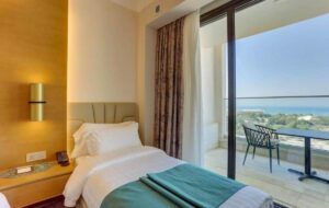 قیمت رزرو هتل در کیش برای نوروز ۱۴۰۴ / هزینه هتل ۵ ستاره چقدر میشود؟ قیمت رزرو هتل در کیش برای نوروز ۱۴۰۴ / هزینه هتل ۵ ستاره چقدر میشود؟