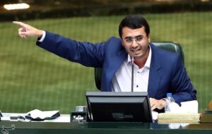 متفکرآزاد خبر داد؛ تذکر نمایندگان به وزیر ورزش درباره برخوردهای تبعیضآمیز در فوتبال با 36 امضا متفکرآزاد خبر داد؛ تذکر نمایندگان به وزیر ورزش درباره برخوردهای تبعیضآمیز در فوتبال با 36 امضا