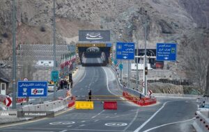 محور چالوس و آزادراه تهران ــ شمال تا اطلاع ثانوی یکطرفه شد محور چالوس و آزادراه تهران ــ شمال تا اطلاع ثانوی یکطرفه شد