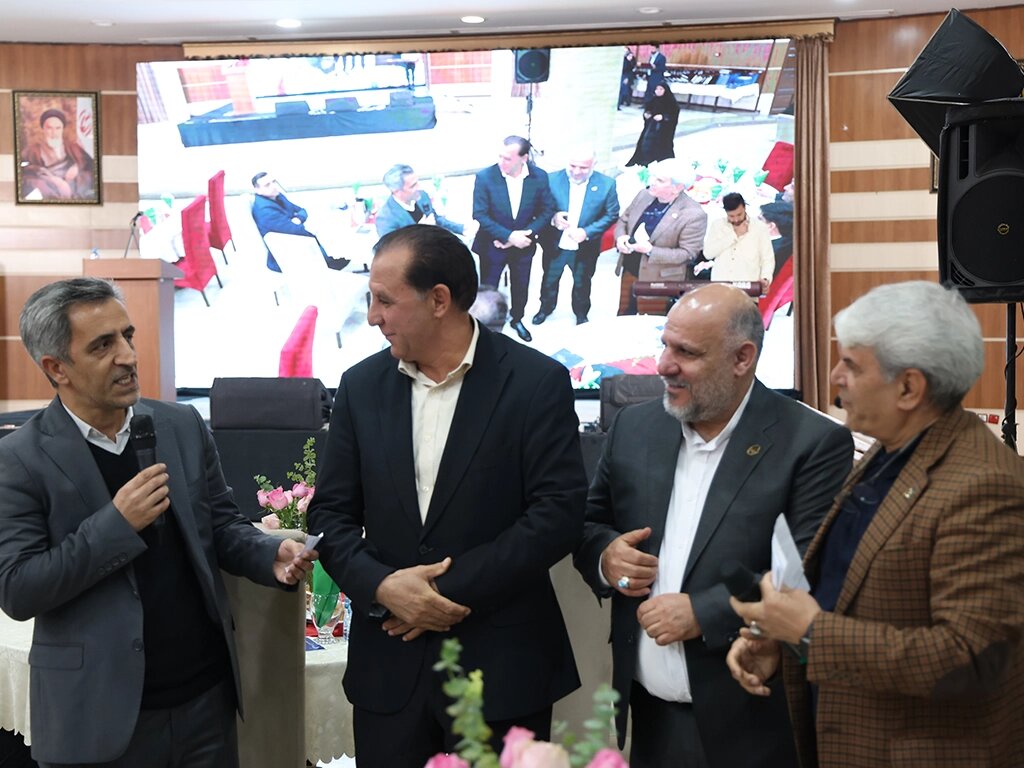 مدال افتخار حامی مدرسهسازی ایران به ایرانسل رسید مدال افتخار حامی مدرسهسازی ایران به ایرانسل رسید