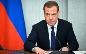 مدودف: ترامپ به طور قطع در انتخابات پیروز میشود مدودف: ترامپ به طور قطع در انتخابات پیروز میشود