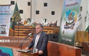 مدیرکل محیطزیست اصفهان: نشتی خطوط نفتی خاک استان را آلوده کرده است مدیرکل محیطزیست اصفهان: نشتی خطوط نفتی خاک استان را آلوده کرده است