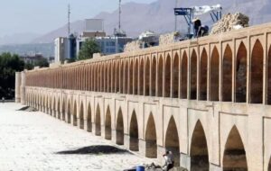 مرمت سیوسهپل اصفهان آغاز شد مرمت سیوسهپل اصفهان آغاز شد