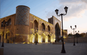 مرمت مدرسه خان شیراز با سیمان سفید! مرمت مدرسه خان شیراز با سیمان سفید!