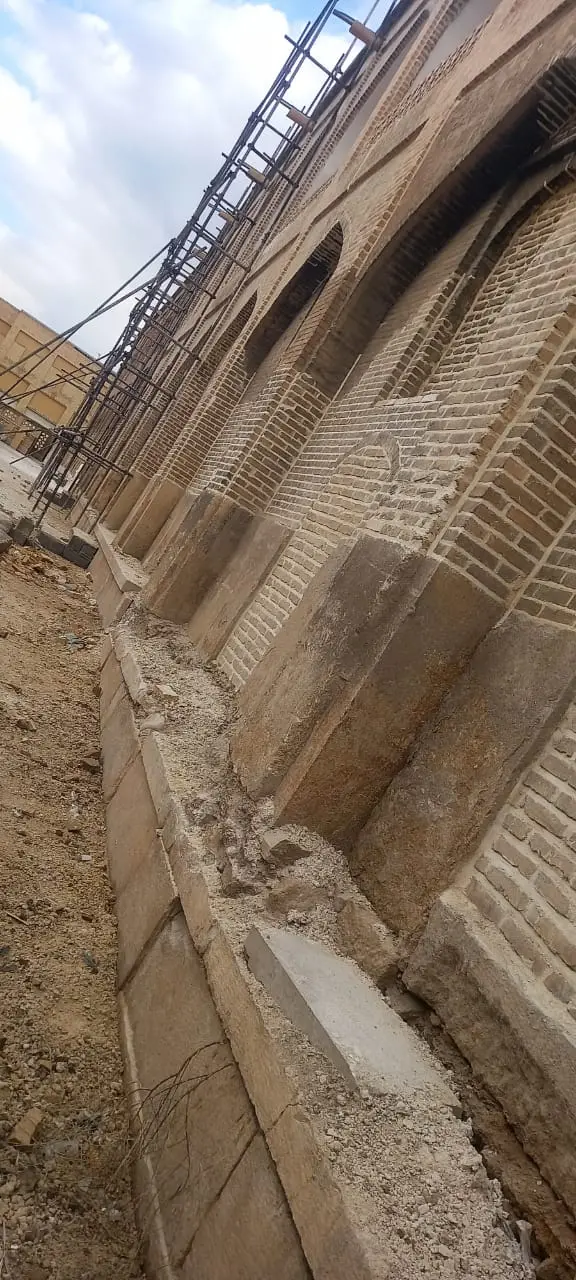 مرمت مدرسه خان شیراز با سیمان سفید! مرمت مدرسه خان شیراز با سیمان سفید!