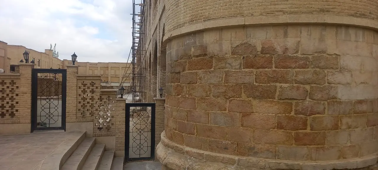 مرمت مدرسه خان شیراز با سیمان سفید! مرمت مدرسه خان شیراز با سیمان سفید!