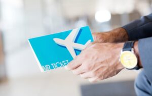 مزایا و معایب خرید بلیط لحظه آخری هواپیما / بلیت چارتر بخریم یا نه؟ مزایا و معایب خرید بلیط لحظه آخری هواپیما / بلیت چارتر بخریم یا نه؟