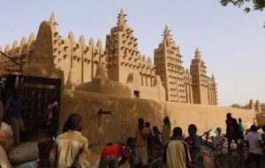 مسجد بزرگ و عجیبی که هرسال از نو ساخته میشود! + عکس مسجد بزرگ و عجیبی که هرسال از نو ساخته میشود! + عکس