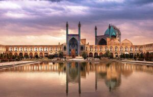 مقایسه هزینه های سفر هوایی و زمینی به اصفهان + جدول قیمت مقایسه هزینه های سفر هوایی و زمینی به اصفهان + جدول قیمت