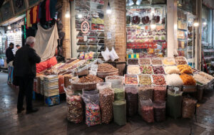 نظارت و بازرسی بازار کالاهای اساسی ویژه شب یلدا تشدید شد نظارت و بازرسی بازار کالاهای اساسی ویژه شب یلدا تشدید شد