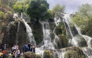 نوروز کجا بریم؟ / آبشار نیاسر، بهشت دیدنی ایران در بهار نوروز کجا بریم؟ / آبشار نیاسر، بهشت دیدنی ایران در بهار