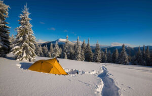 نکاتی برای کمپ زدن در هوای سرد / لوازم اورژانسی که باید همراه داشته باشید نکاتی برای کمپ زدن در هوای سرد / لوازم اورژانسی که باید همراه داشته باشید