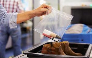 نکاتی که هنگام رد شدن از گیت امنیت فرودگاه باید رعایت کنید نکاتی که هنگام رد شدن از گیت امنیت فرودگاه باید رعایت کنید