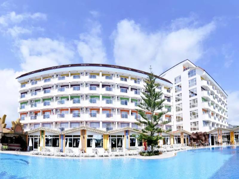 هتلهای ساحلی آلانیا: دسترسی به تفریحات دریایی هتلهای ساحلی آلانیا: دسترسی به تفریحات دریایی