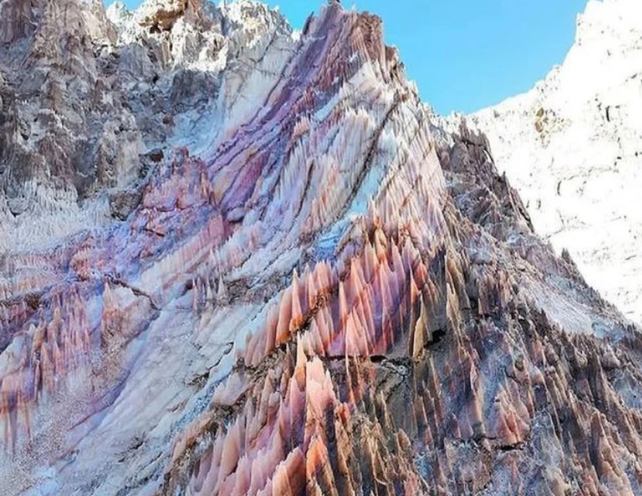 جاذبههای بینظیر هرمزگان/ از کوههای نمکی تا معابد تاریخی جاذبههای بینظیر هرمزگان/ از کوههای نمکی تا معابد تاریخی