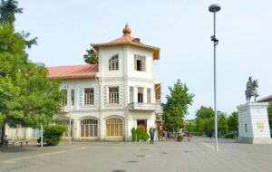 هزینه رزرو هتل در درشت / هتل ۳ ستاره شبی چند؟ + جدول قیمت ویژه نوروز ۱۴۰۴ هزینه رزرو هتل در درشت / هتل ۳ ستاره شبی چند؟ + جدول قیمت ویژه نوروز ۱۴۰۴