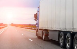 هزینههای عملیاتی باربری با تریلی و راهکارهای کاهش هزینه حمل بار با تریلی هزینههای عملیاتی باربری با تریلی و راهکارهای کاهش هزینه حمل بار با تریلی