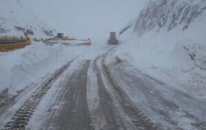 هشدار به مسافران؛ جادههای ۲۸ استان برفی و بارانی است هشدار به مسافران؛ جادههای ۲۸ استان برفی و بارانی است