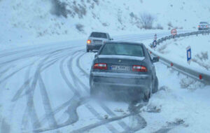 هشدار جدی پلیس به مسافران؛ این خودروها در محورهای کوهستانی برگردانده میشوند هشدار جدی پلیس به مسافران؛ این خودروها در محورهای کوهستانی برگردانده میشوند