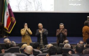 هشدار درباره کاهش بودجه فرهنگ؛ ۳ دستیار سینما تجلیل شدند هشدار درباره کاهش بودجه فرهنگ؛ ۳ دستیار سینما تجلیل شدند