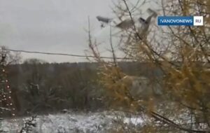 هواپیمای آنتونوف روسی قبل از سقوط روی هوا نصف شد هواپیمای آنتونوف روسی قبل از سقوط روی هوا نصف شد