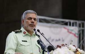 ورود ماشین های شخصی به مهران ممنوع شد ورود ماشین های شخصی به مهران ممنوع شد