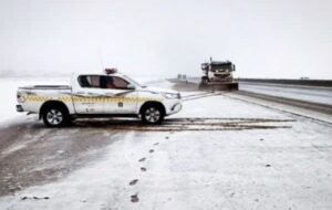 ویدئو|برفروبی محور خنداب-ملایر در استان مرکزی ویدئو|برفروبی محور خنداب-ملایر در استان مرکزی