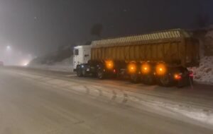 و️یدیو| تردد روان در محورهای شهرستان جوانرود پس از عملیات برفروبی و نمکپاشی و️یدیو| تردد روان در محورهای شهرستان جوانرود پس از عملیات برفروبی و نمکپاشی