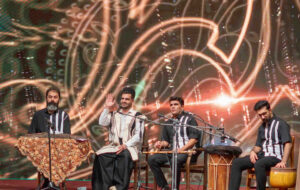 پایان جشنواره فرهنگی «بلوط» با تجلیل از ورزشکاران و هنرمندان پایان جشنواره فرهنگی «بلوط» با تجلیل از ورزشکاران و هنرمندان