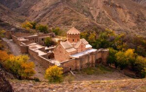 پاییز کجا بریم؟ / آشنایی با کلیسای سنت استپانوس در جلفا + تاریخچه ساخت و نامگذاری پاییز کجا بریم؟ / آشنایی با کلیسای سنت استپانوس در جلفا + تاریخچه ساخت و نامگذاری