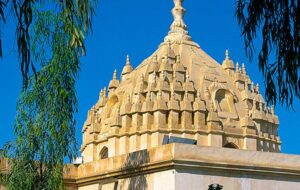 پاییز کجا بریم؟ / معبد هندوها؛ یک اثر تاریخی مهم و منحصر به فرد در جنوب ایران پاییز کجا بریم؟ / معبد هندوها؛ یک اثر تاریخی مهم و منحصر به فرد در جنوب ایران