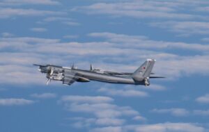 پرواز هشت ساعته بمبافکنهای هستهای روسیه و چین در نزدیکی ژاپن پرواز هشت ساعته بمبافکنهای هستهای روسیه و چین در نزدیکی ژاپن