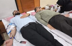 کارکنان راهداری چهارمحال و بختیاری برای سومین سال پیاپی خون اهدا کردند کارکنان راهداری چهارمحال و بختیاری برای سومین سال پیاپی خون اهدا کردند