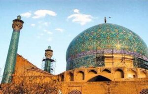 کاشی های معیوب از روی گنبد مسجد امام (ره) اصفهان برداشته می شود کاشی های معیوب از روی گنبد مسجد امام (ره) اصفهان برداشته می شود