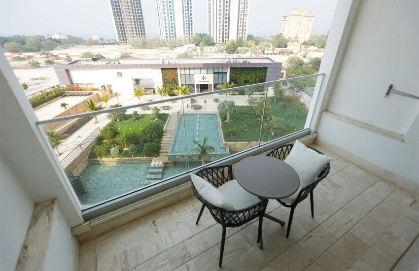 کدام هتل کیش برای اقامت افراد کمتوان بهتر است؟ کدام هتل کیش برای اقامت افراد کمتوان بهتر است؟