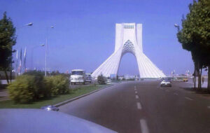 کشف یک شی شگفتانگیز قدیمی در تهران + عکس کشف یک شی شگفتانگیز قدیمی در تهران + عکس